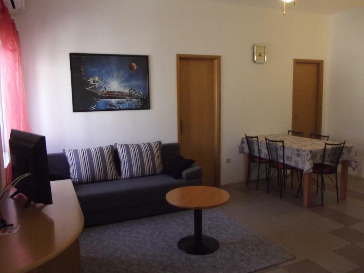 Apartments Goga Mali Losinj Bagian luar foto